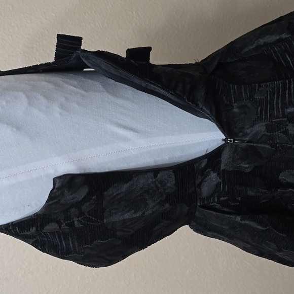 Forever 21 Rose Pattern Dress - Picture 6 of 9